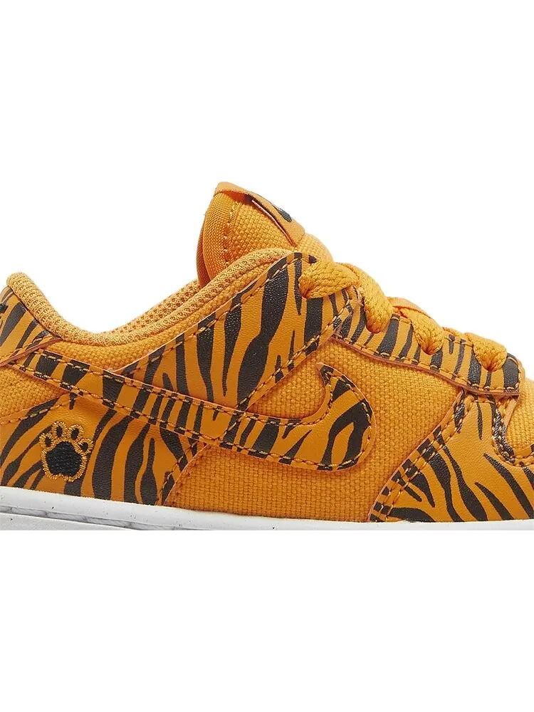 Кроссовки Nike Dunk Low Next Nature TD 'Tiger Stripes' — изображение 2 из 8, оранжевый