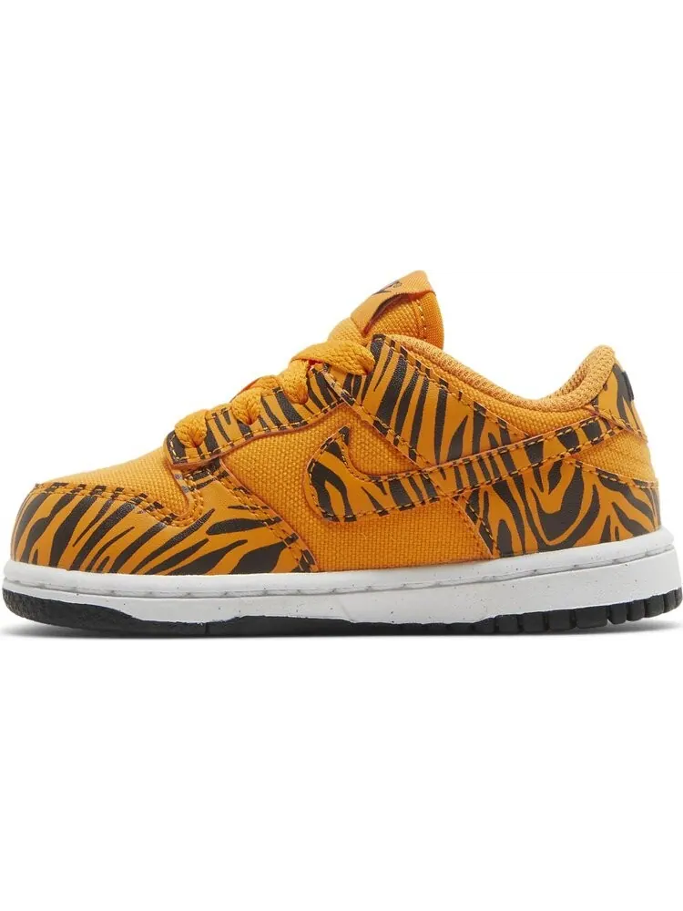 Кроссовки Nike Dunk Low Next Nature TD 'Tiger Stripes' — изображение 3 из 8, оранжевый