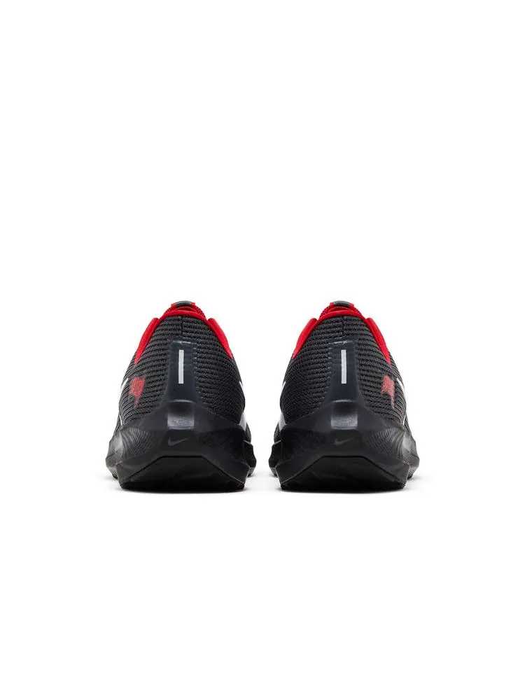 Кроссовки Nike NFL x Air Zoom Pegasus 40 'Tampa Bay Buccaneers' — изображение 7 из 9, красный/глубокий/белый