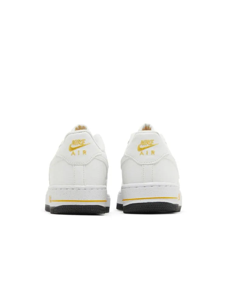 Кроссовки Nike Air Force 1 Impact Next Nature GS 'White University Gold' — изображение 7 из 9, белый/золотистый/белый