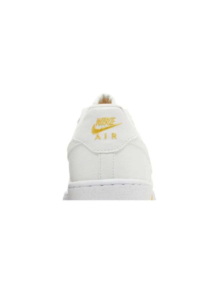 Кроссовки Nike Air Force 1 Impact Next Nature GS 'White University Gold' — изображение 8 из 9, белый/золотистый/белый