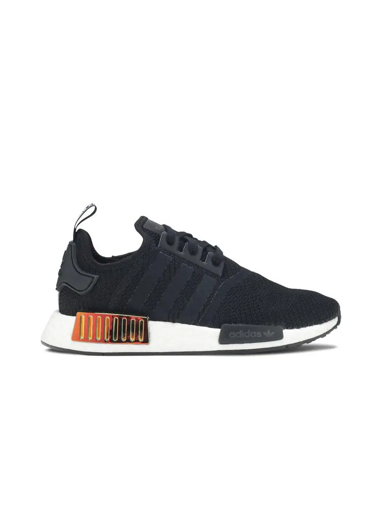 Кроссовки adidas Wmns NMD_R1 'Metallic Plugs - Core Black' — изображение 2 из 9, черный/черный