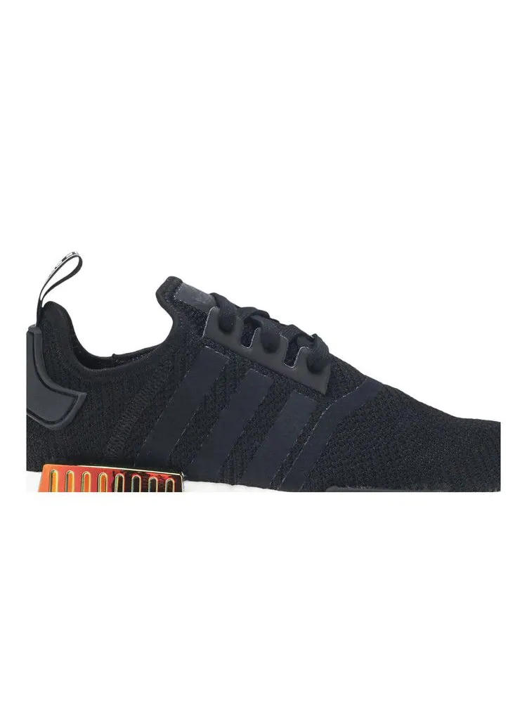 Кроссовки adidas Wmns NMD_R1 'Metallic Plugs - Core Black' — изображение 3 из 9, черный/черный