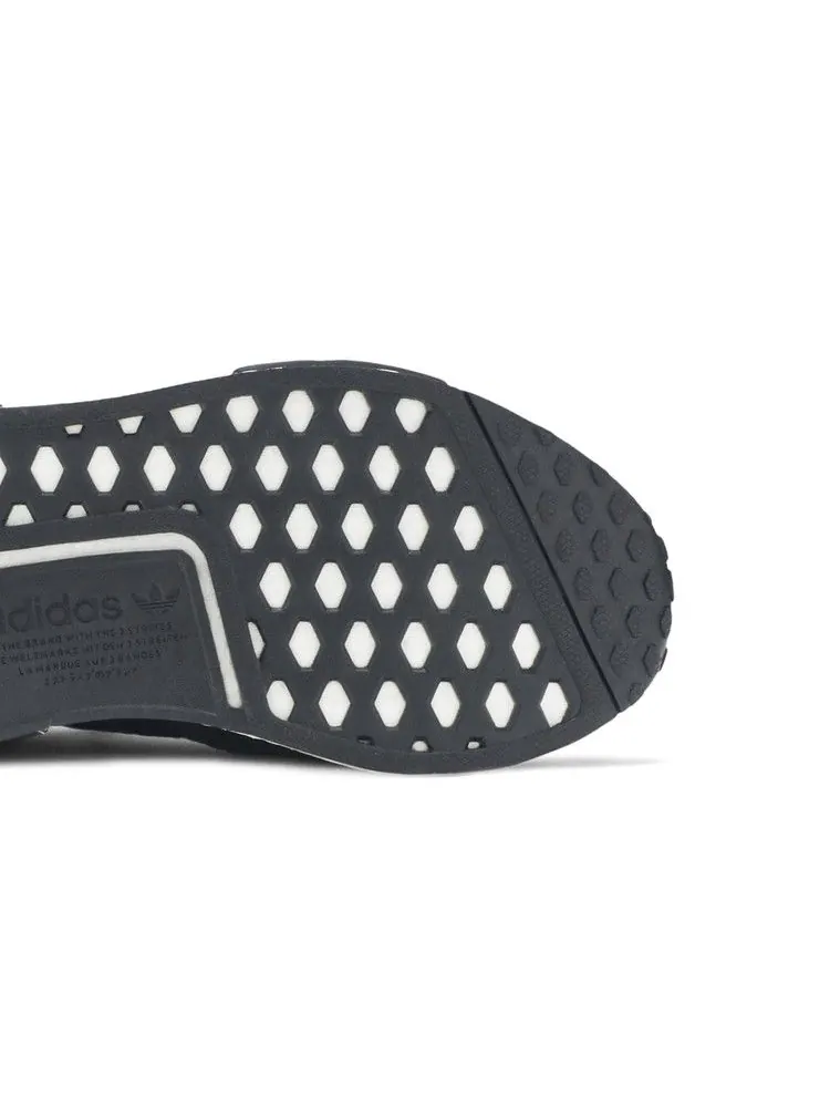 Кроссовки adidas Wmns NMD_R1 'Metallic Plugs - Core Black' — изображение 6 из 9, черный/черный