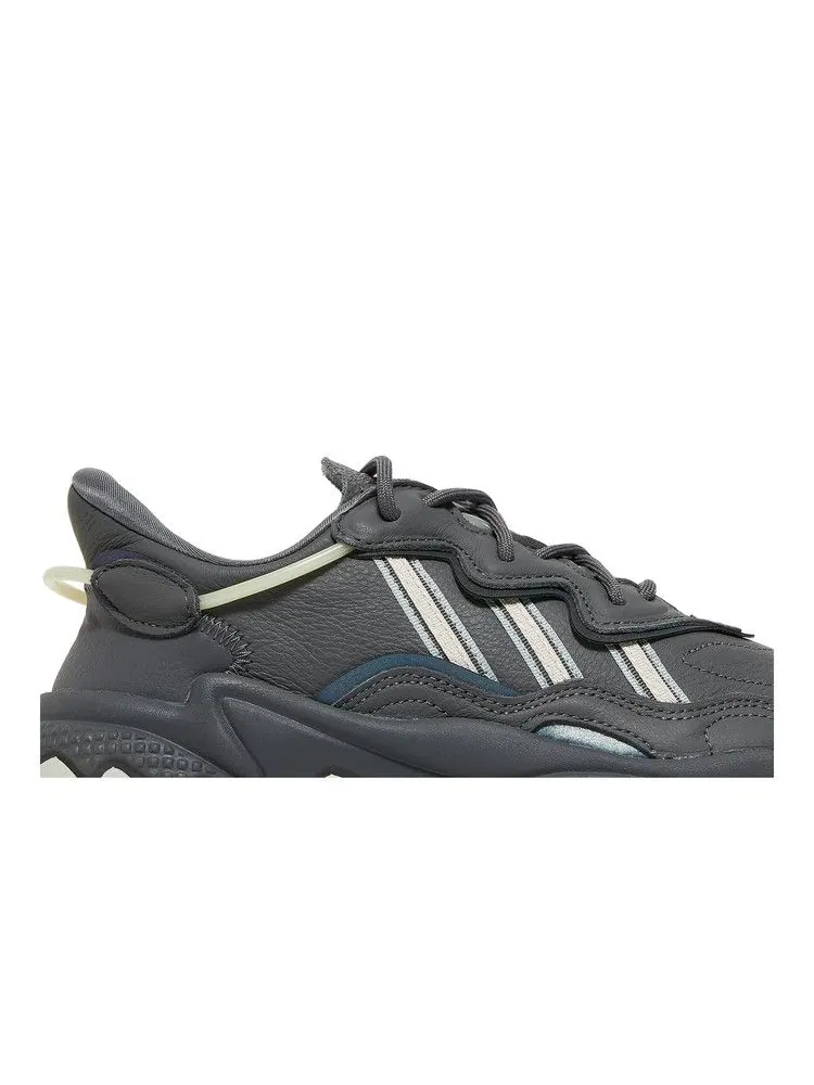 Кроссовки Adidas Wmns Ozweego — изображение 2 из 8, серый серебристый
