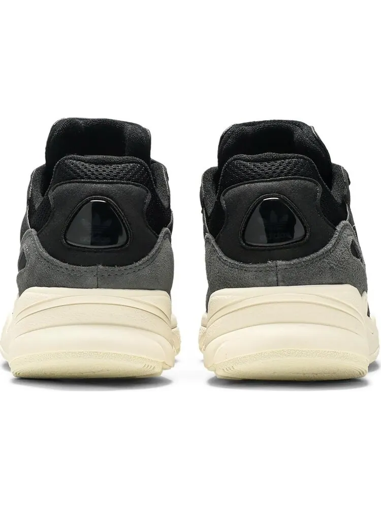 Кроссовки Adidas Yung-96 — изображение 6 из 8, черный