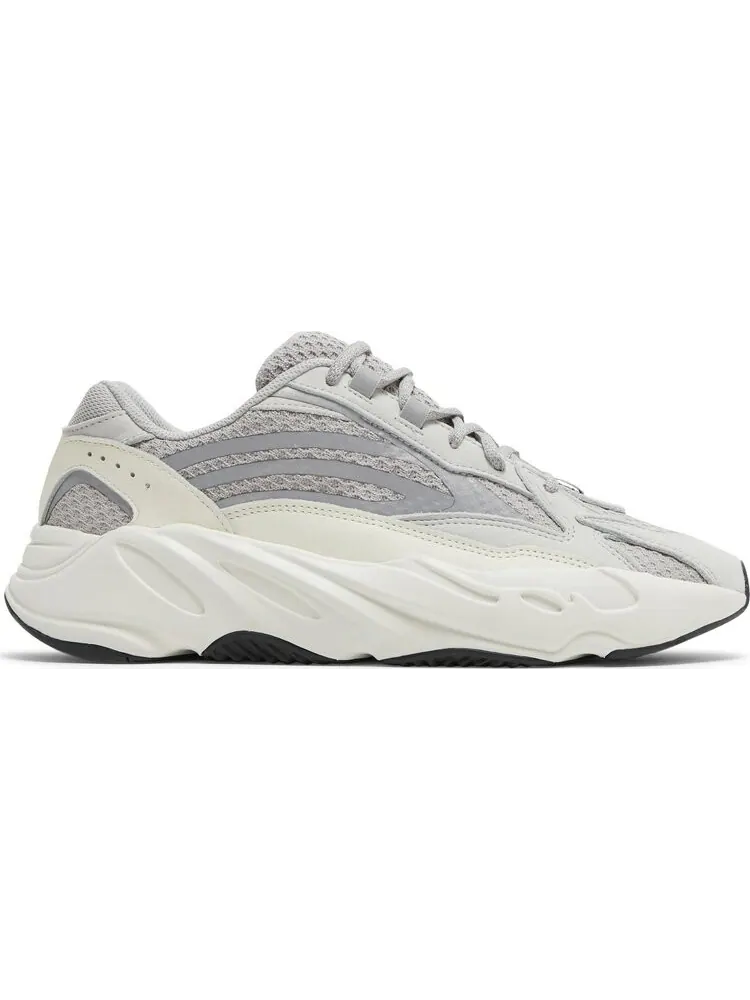 Кроссовки Adidas Yeezy Boost 700 V2 'Static' — изображение 1 из 4, серый