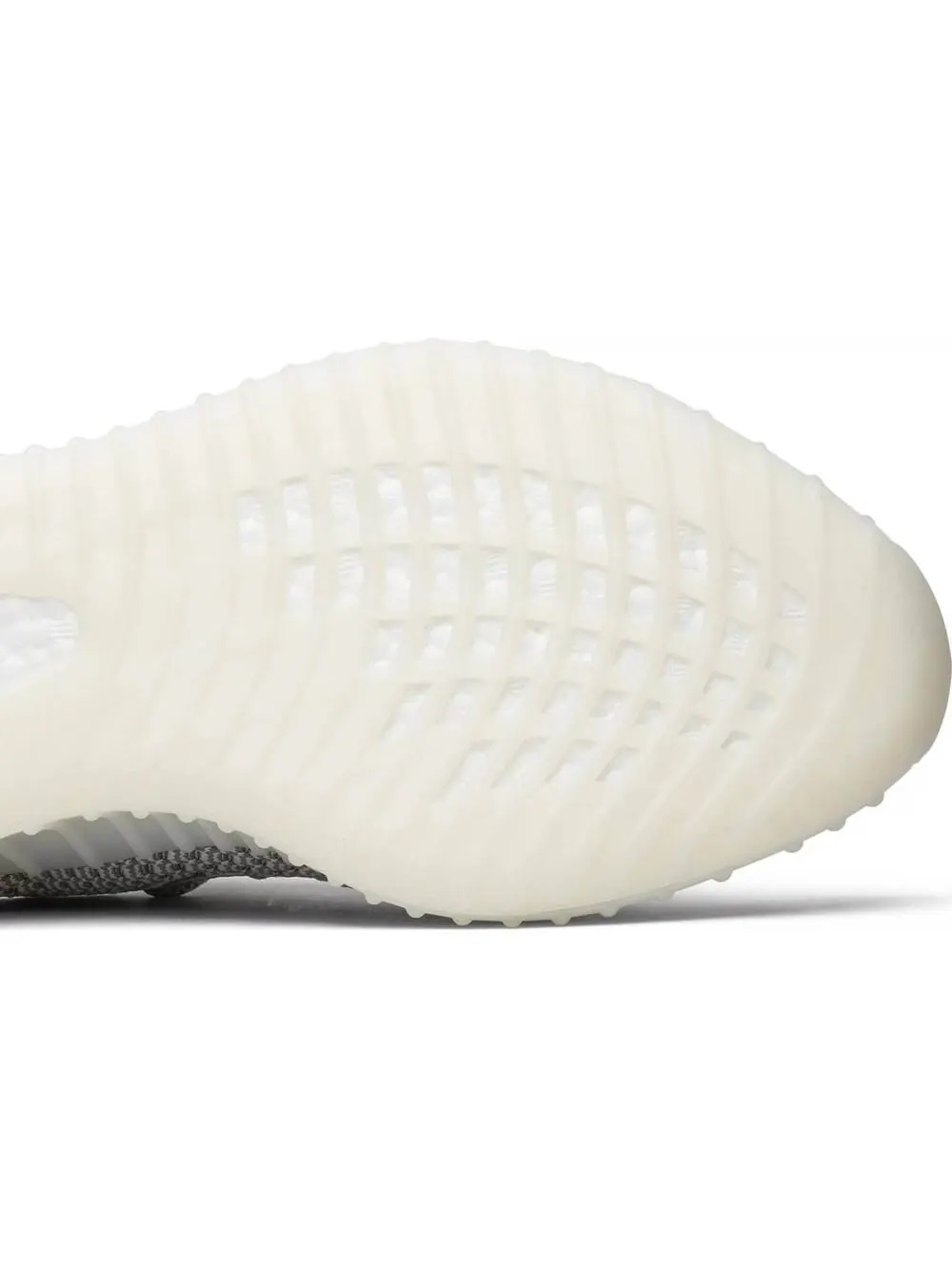 Кроссовки Yeezy Boost 350 V2 Static Non-Reflective — изображение 8 из 8, серый