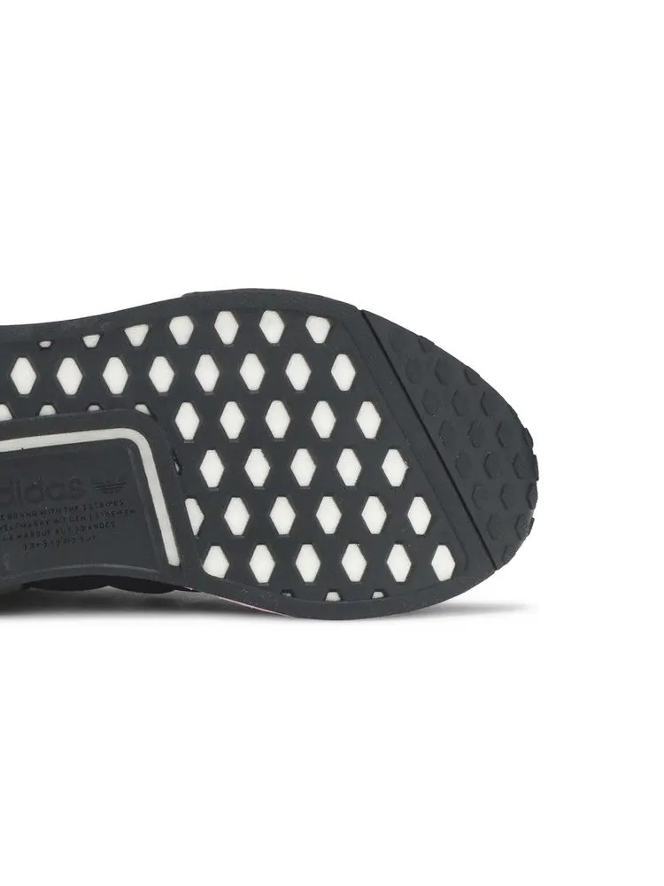 Кроссовки adidas Wmns NMD_R1 'Black True Pink' — изображение 6 из 9, черный/черный/розовый