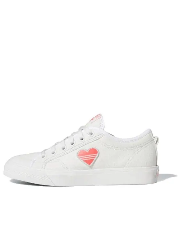 Кроссовки Adidas Wmns Nizza Trefoil — изображение 1 из 4, белый