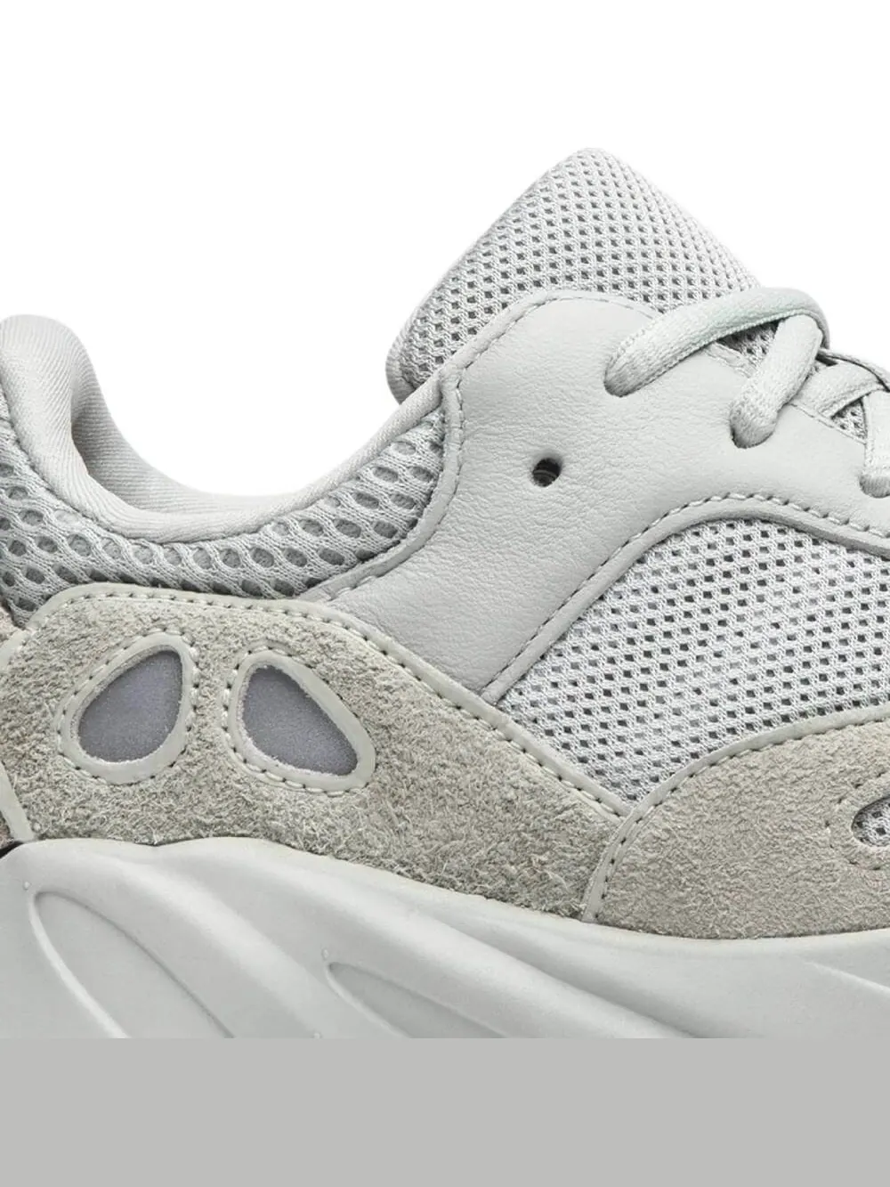 Кроссовки Yeezy Boost 700 'Salt' — изображение 6 из 8