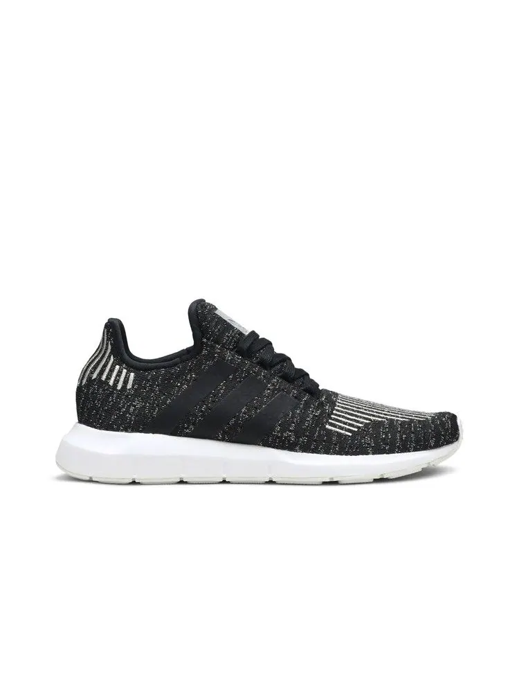 Кроссовки adidas Wmns Swift Run 'Core Black' — изображение 2 из 9