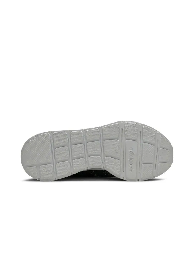 Кроссовки adidas Wmns Swift Run 'Core Black' — изображение 5 из 9
