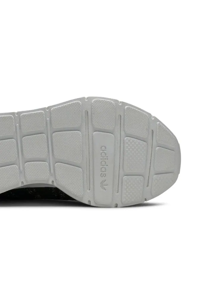 Кроссовки adidas Wmns Swift Run 'Core Black' — изображение 6 из 9