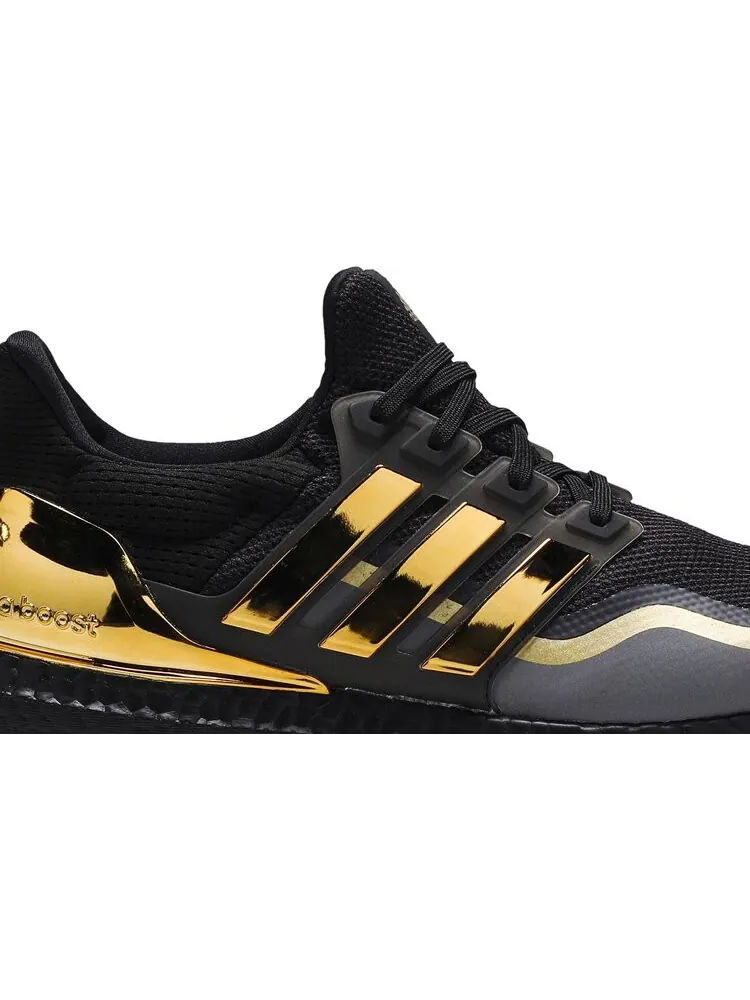 Кроссовки Adidas UltraBoost 'Metallic Gold' — изображение 2 из 8, черный