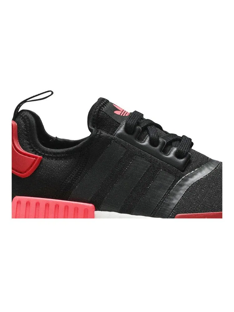 Кроссовки adidas Wmns NMD_R1 'Black Scarlet' — изображение 3 из 9, черный//красный