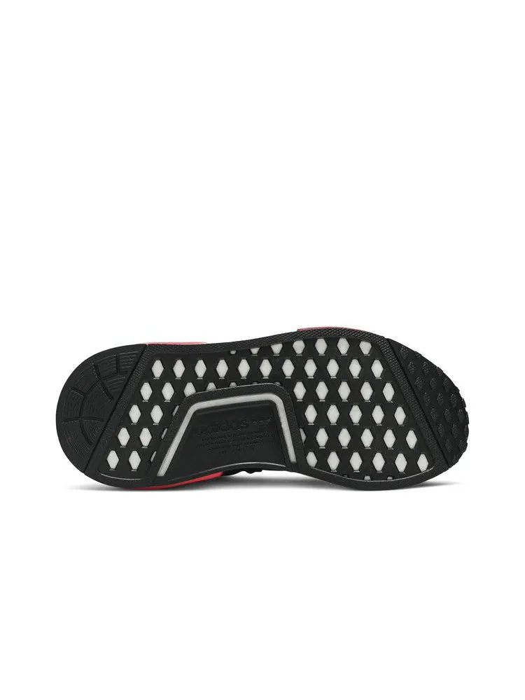 Кроссовки adidas Wmns NMD_R1 'Black Scarlet' — изображение 5 из 9, черный//красный