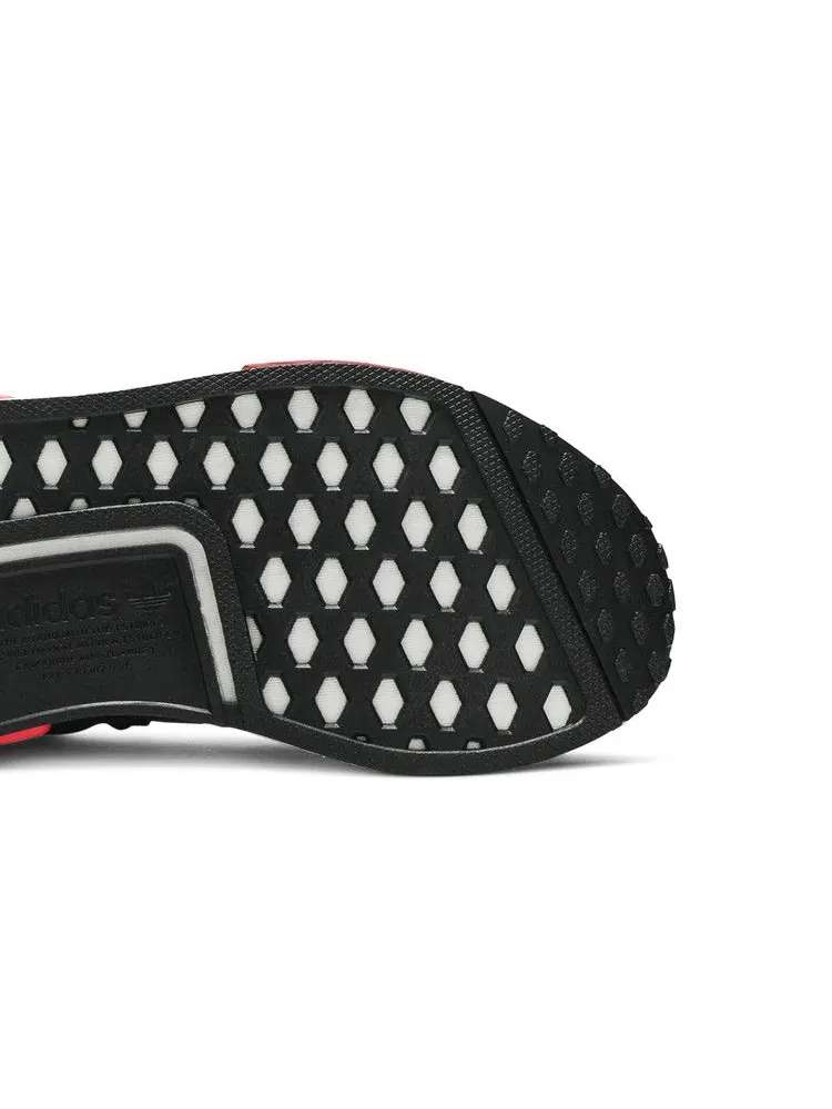 Кроссовки adidas Wmns NMD_R1 'Black Scarlet' — изображение 6 из 9, черный//красный