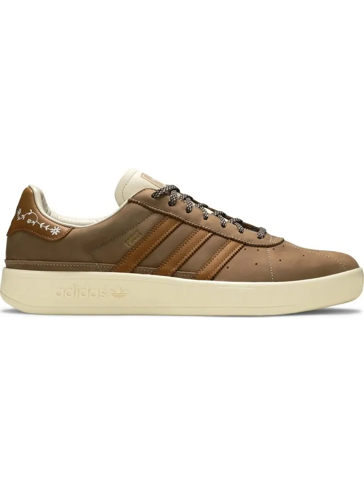 Кроссовки Adidas Oktoberfest x Munchen 'Made in Germany' — изображение 1 из 8, загар