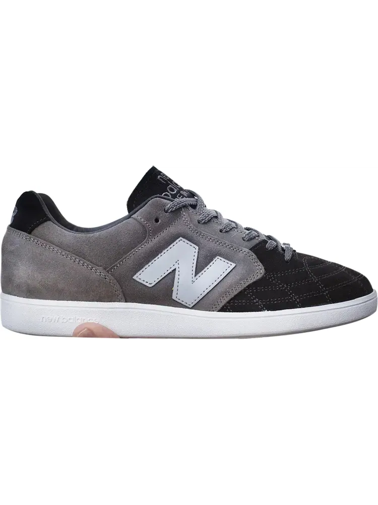 Кроссовки New Balance EPIC-TR Trainer — изображение 1 из 1, серый