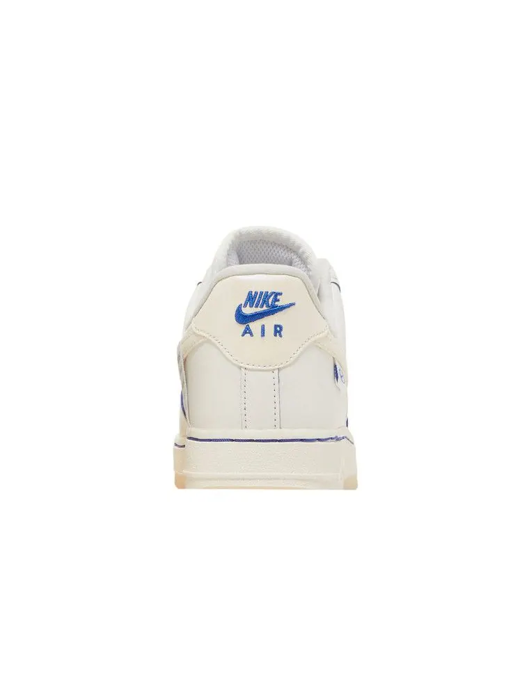 Кроссовки Nike Wmns Air Force 1 '07 LX 'Worldwide Pack - Sail Game Royal' — изображение 8 из 9, белый