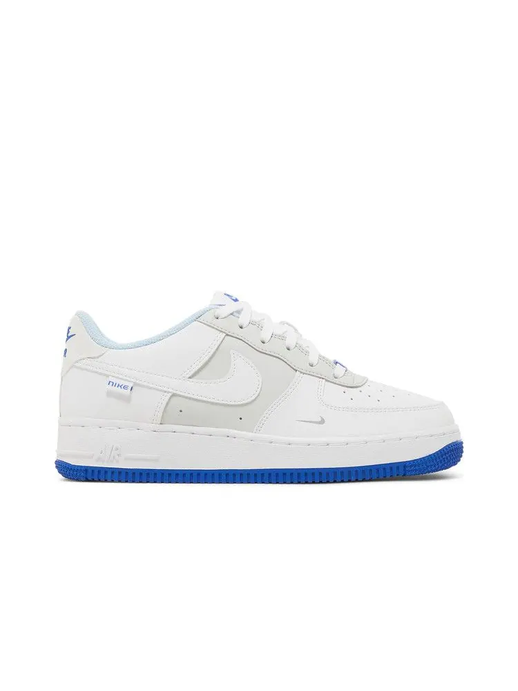 Кроссовки Nike Air Force 1 LV8 GS 'Just Stitch It - Hyper Royal' — изображение 2 из 9, белый/белый//белый