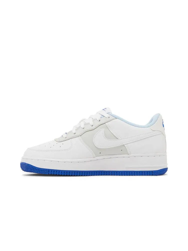 Кроссовки Nike Air Force 1 LV8 GS 'Just Stitch It - Hyper Royal' — изображение 4 из 9, белый/белый//белый