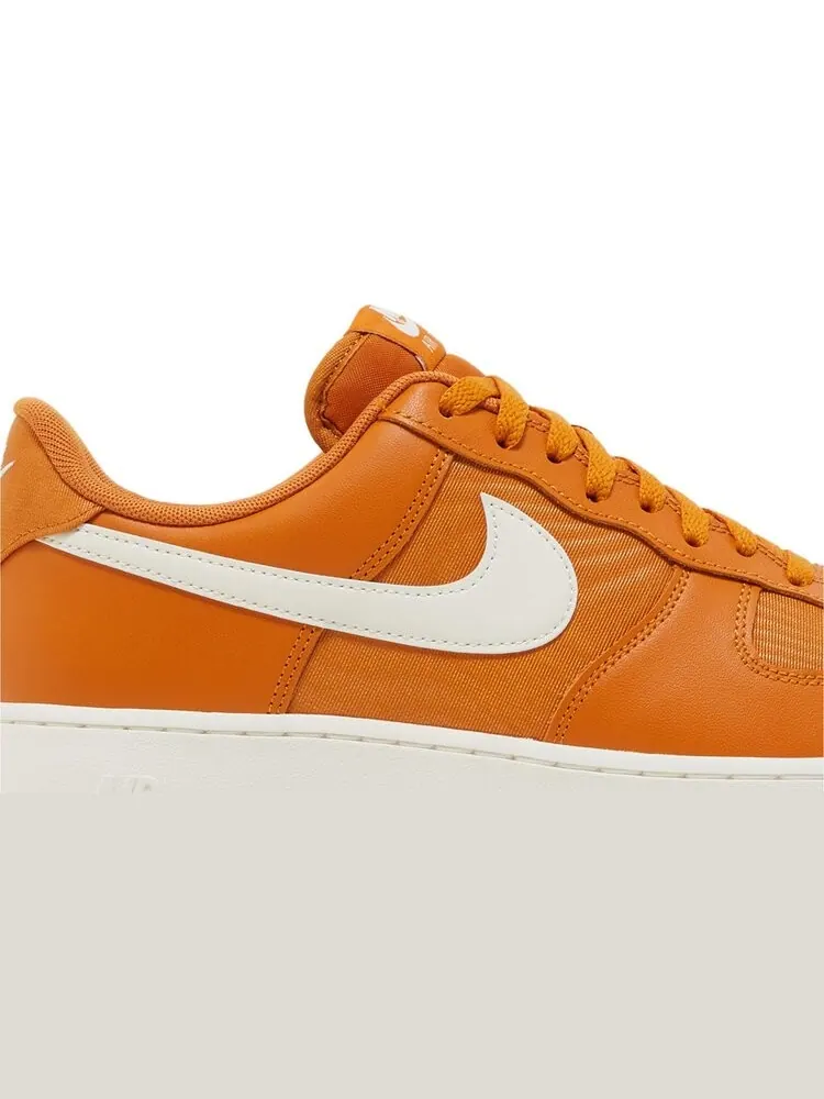 Кроссовки Air Force 1 Low '07 SE 'Monarch Canvas' — изображение 2 из 4, оранжевый