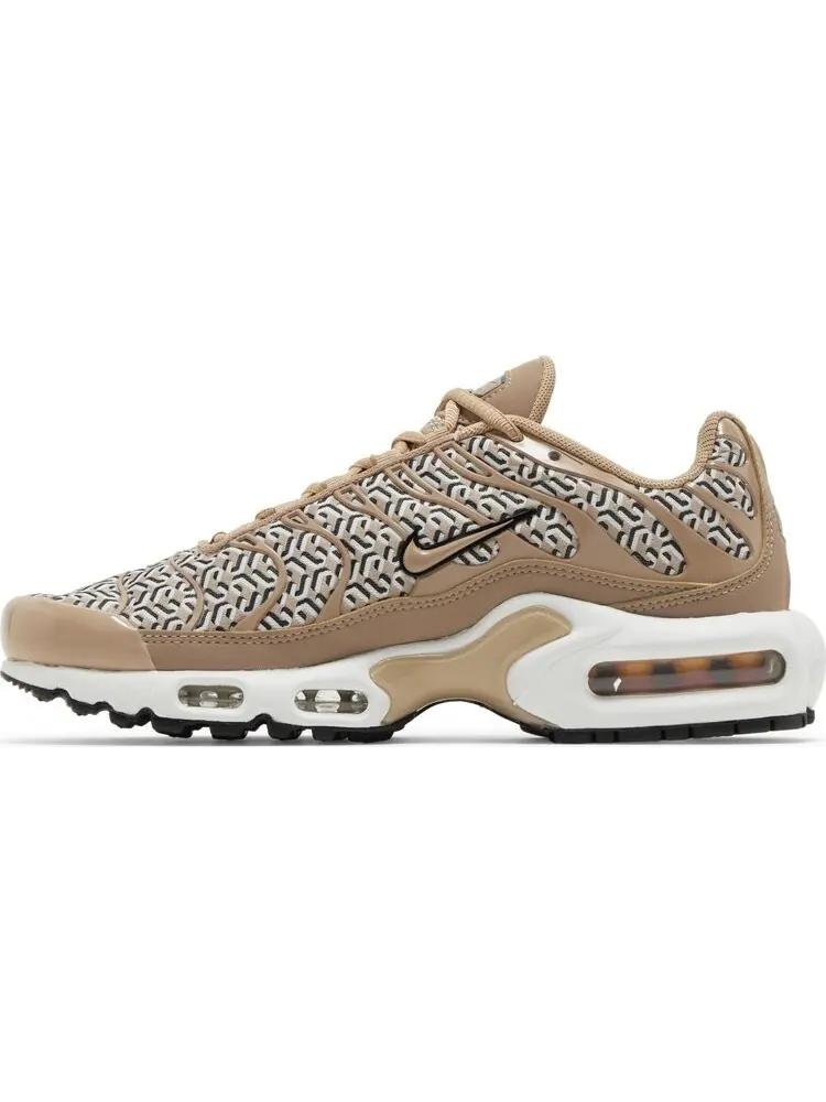 Кроссовки Wmns Air Max Plus 'United in Victory' — изображение 3 из 4, загар