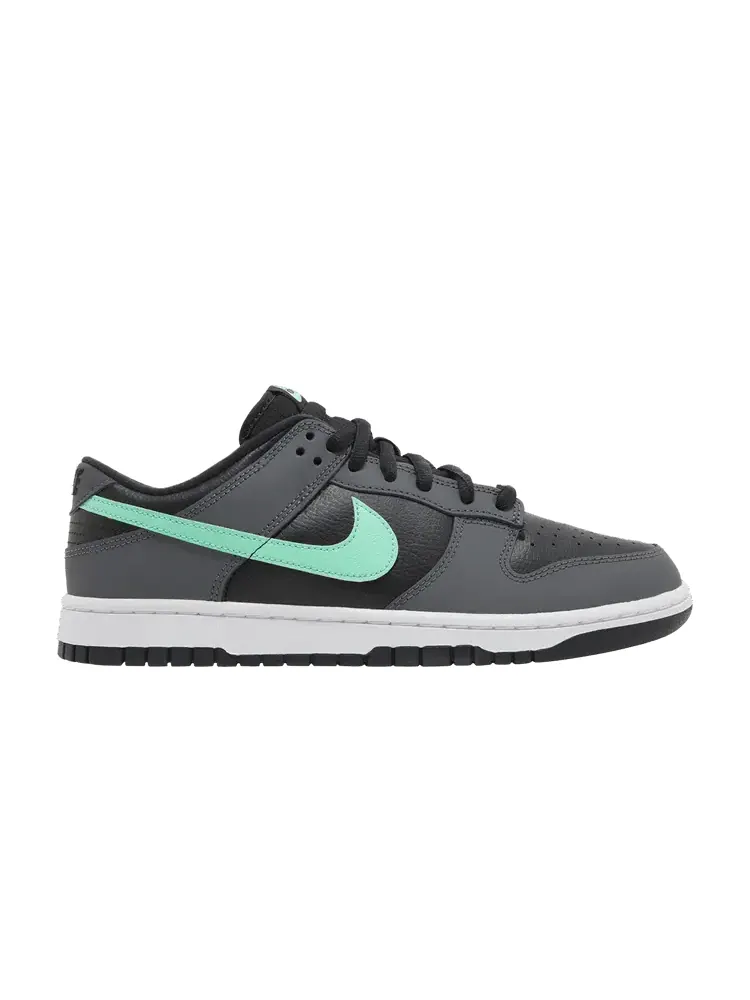 Кроссовки Nike Dunk Low 'Black Green Glow' — изображение 1 из 9