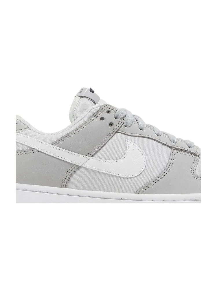 Кроссовки Nike Wmns Dunk Low LX 'Light Smoke Grey' — изображение 3 из 9, светлый серый/белый