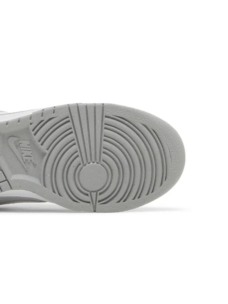 Кроссовки Nike Wmns Dunk Low LX 'Light Smoke Grey' — изображение 6 из 9, светлый серый/белый