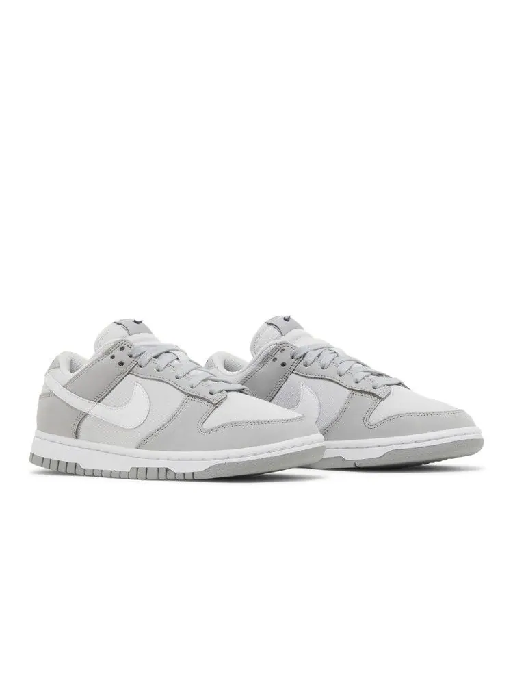 Кроссовки Nike Wmns Dunk Low LX 'Light Smoke Grey' — изображение 9 из 9, светлый серый/белый