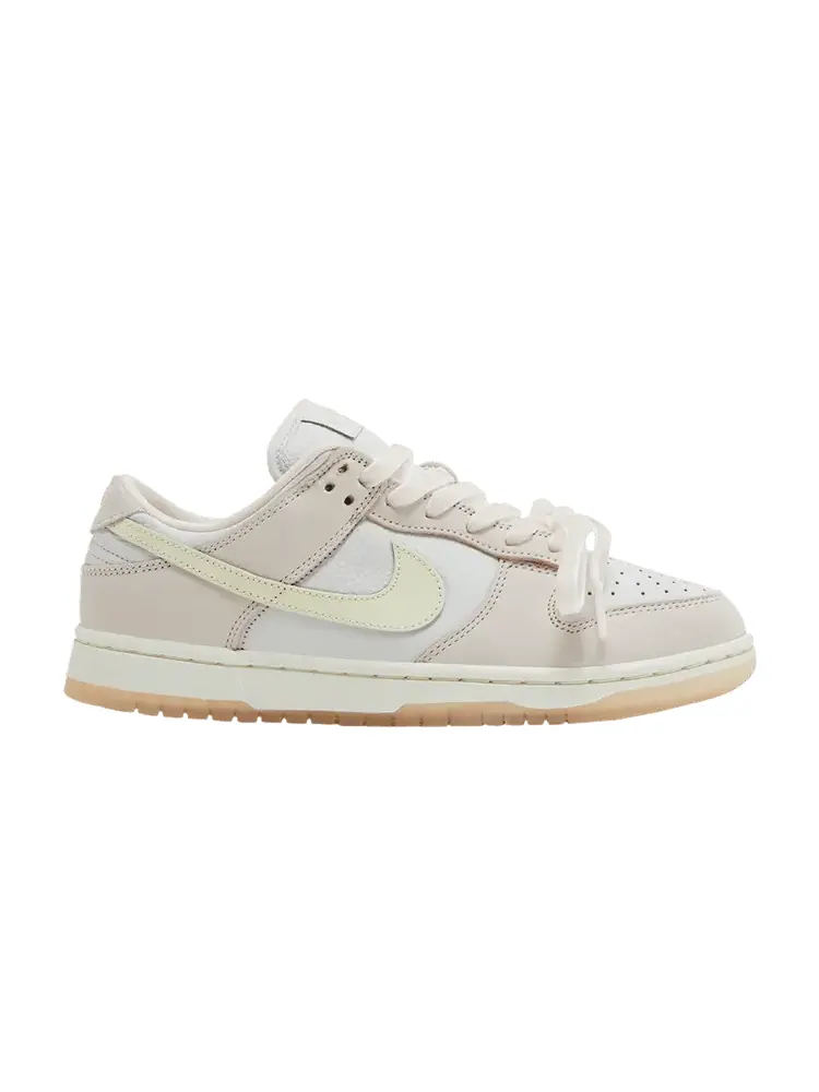 Кроссовки Nike Wmns Dunk Low 'Light Soft Pink' — изображение 1 из 9