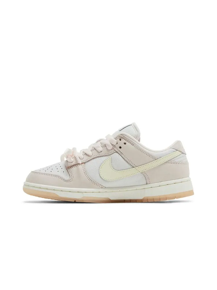Кроссовки Nike Wmns Dunk Low 'Light Soft Pink' — изображение 4 из 9