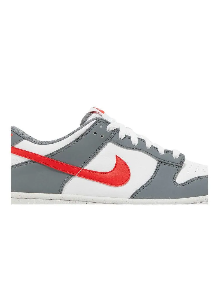 Кроссовки Nike Dunk Low Next Nature GS 'Smoke Grey Light Crimson' — изображение 3 из 9, серый/светлый/белый