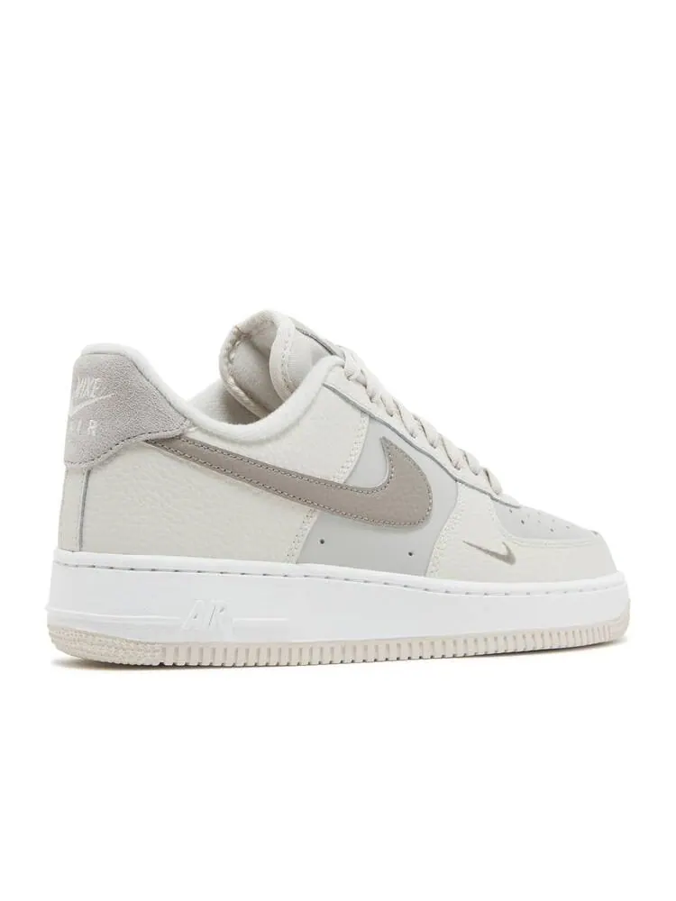 Кроссовки Nike WMNS AIR FORCE 1 LOW '07 'MOON FOSSIL' — изображение 3 из 4, светлый коричневый