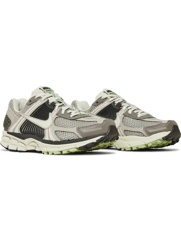 Кроссовки Nike Wmns Air Zoom Vomero 5 'Cobblestone' — изображение 8 из 8, серый