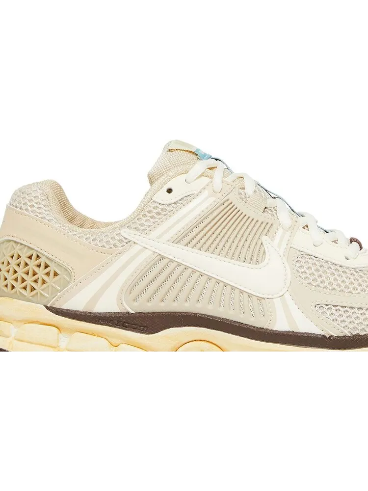 Кроссовки Nike Wmns Air Zoom Vomero 5 'Oatmeal' — изображение 2 из 8, загар