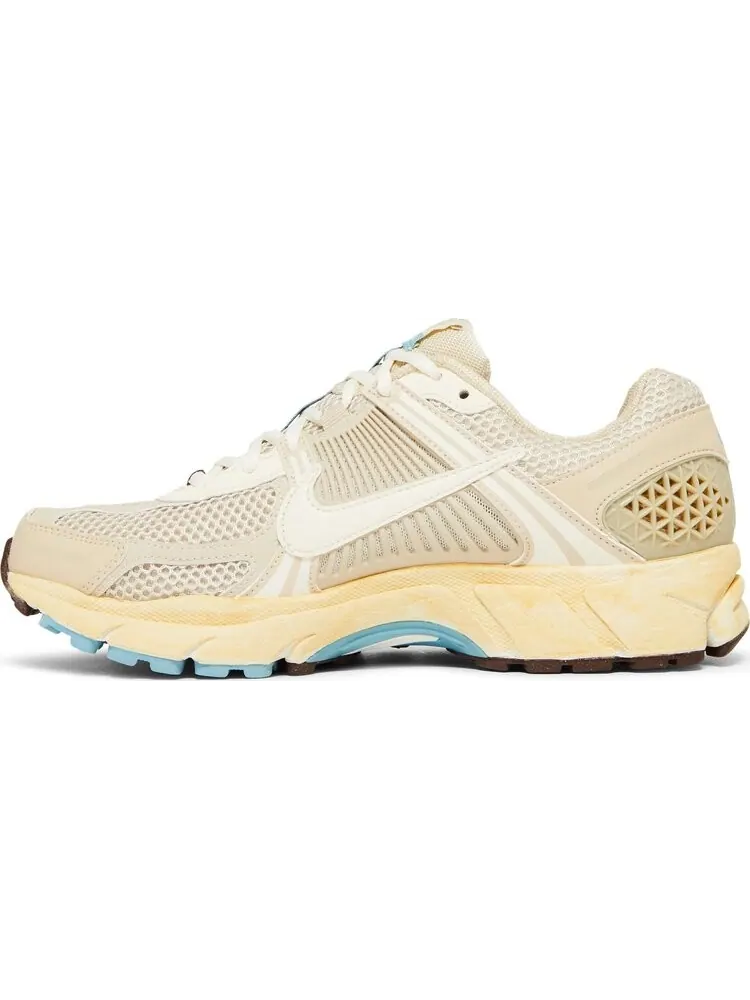 Кроссовки Nike Wmns Air Zoom Vomero 5 'Oatmeal' — изображение 3 из 8, загар