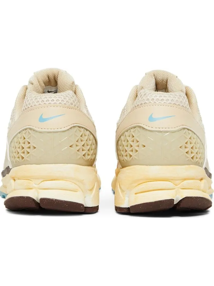 Кроссовки Nike Wmns Air Zoom Vomero 5 'Oatmeal' — изображение 6 из 8, загар