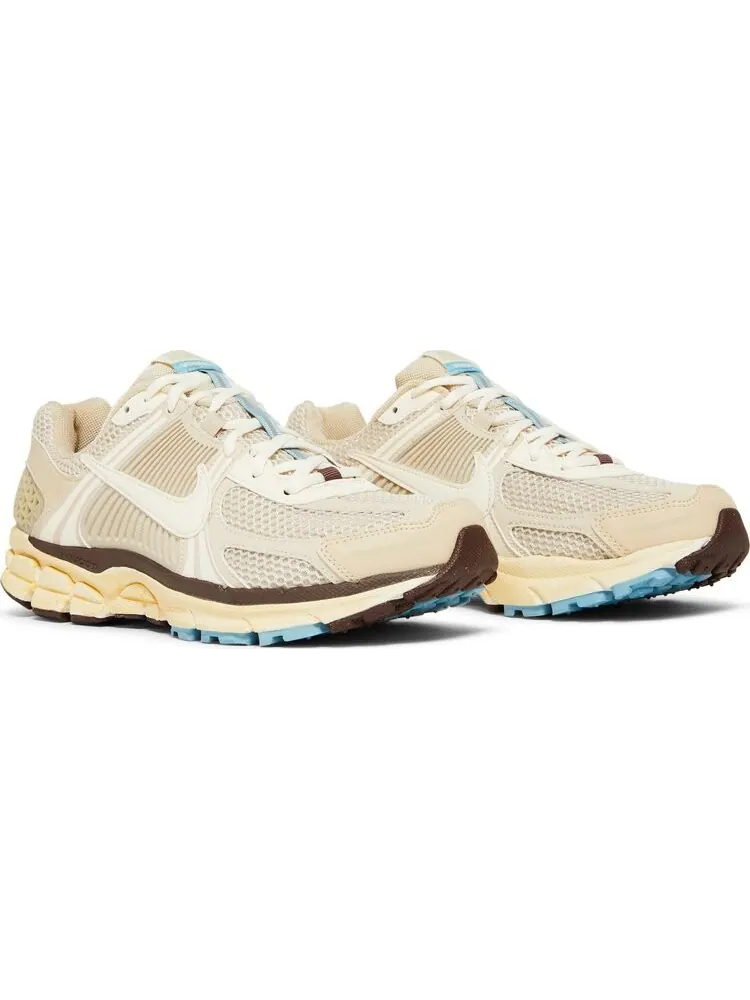 Кроссовки Nike Wmns Air Zoom Vomero 5 'Oatmeal' — изображение 8 из 8, загар