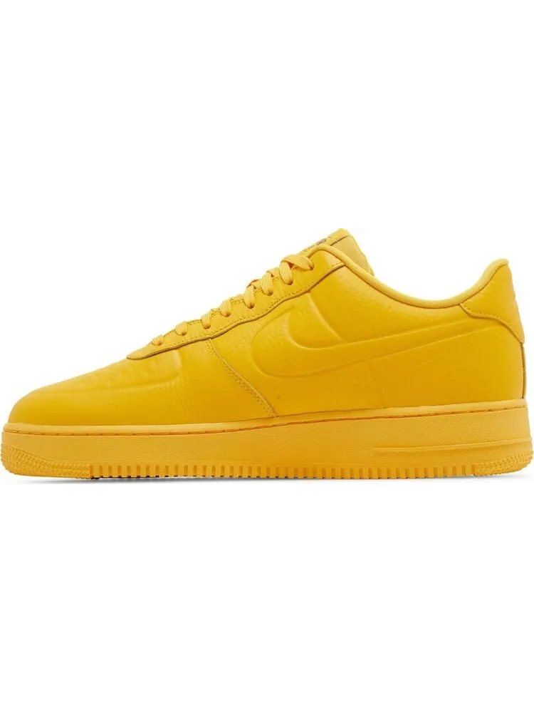 Кроссовки Air Force 1 '07 Pro-Tech 'University Gold' — изображение 3 из 4, золото