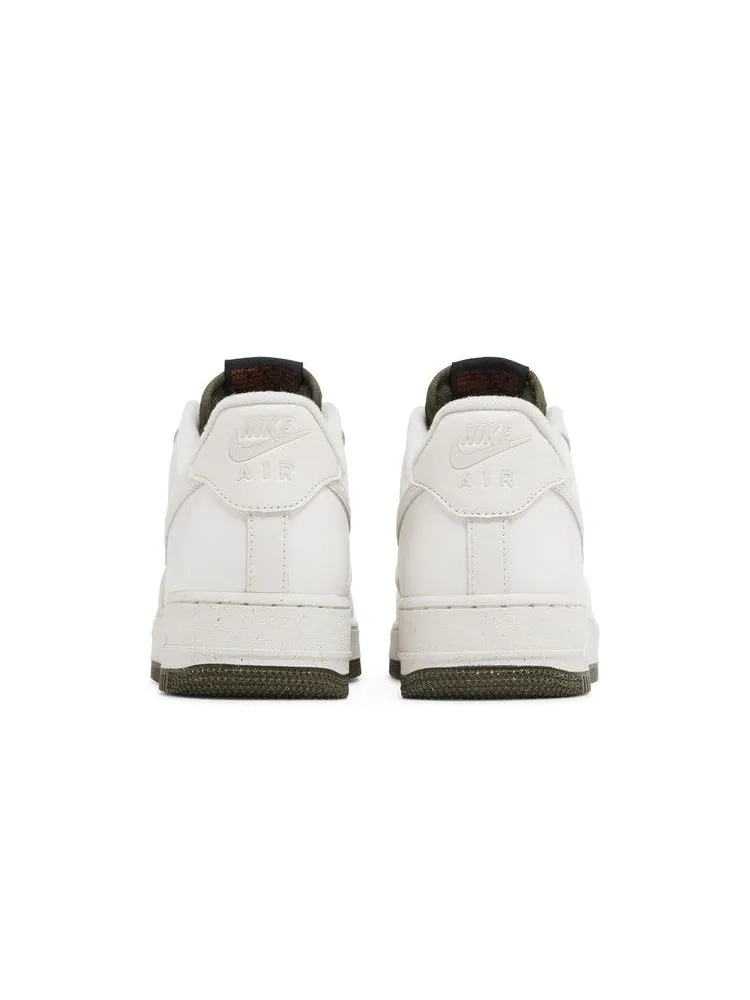 Кроссовки Nike Air Force 1 '07 LV8 'Winterized - Phantom' — изображение 7 из 9