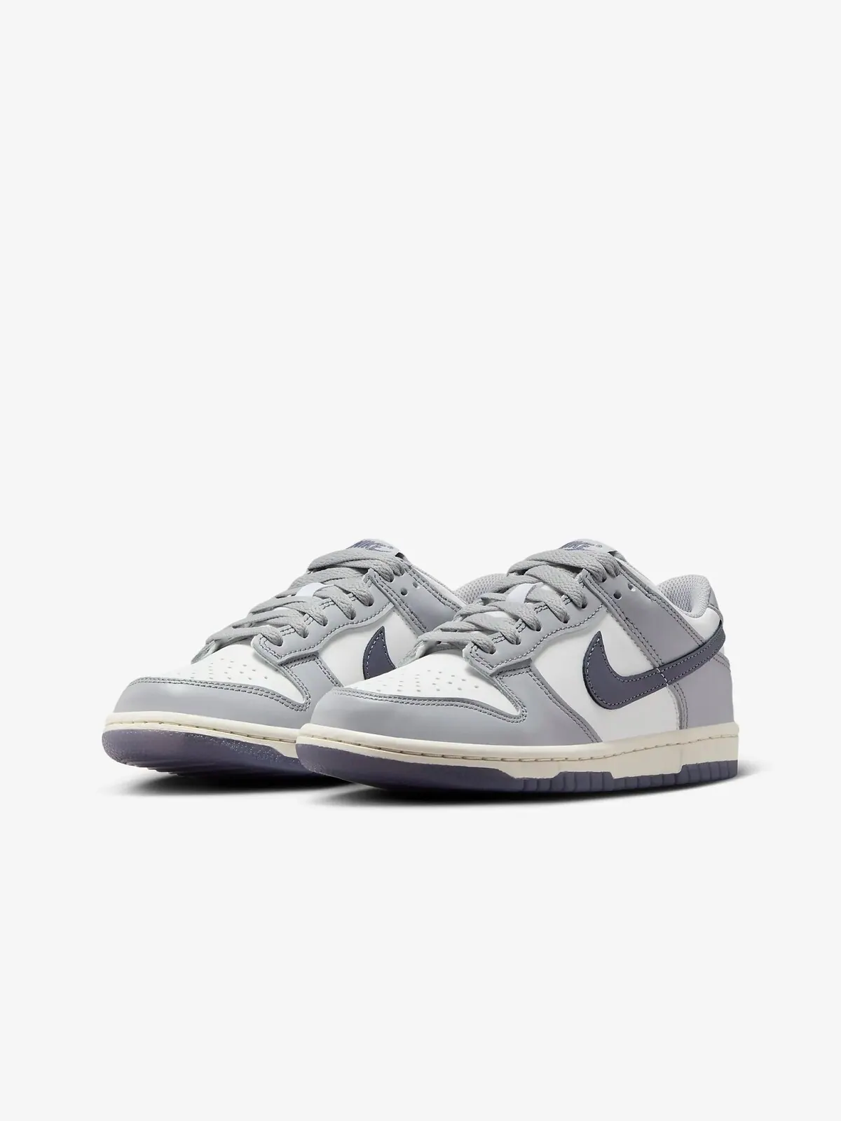 Кроссовки Nike Dunk Low для подростков — изображение 2 из 8, белый/серый
