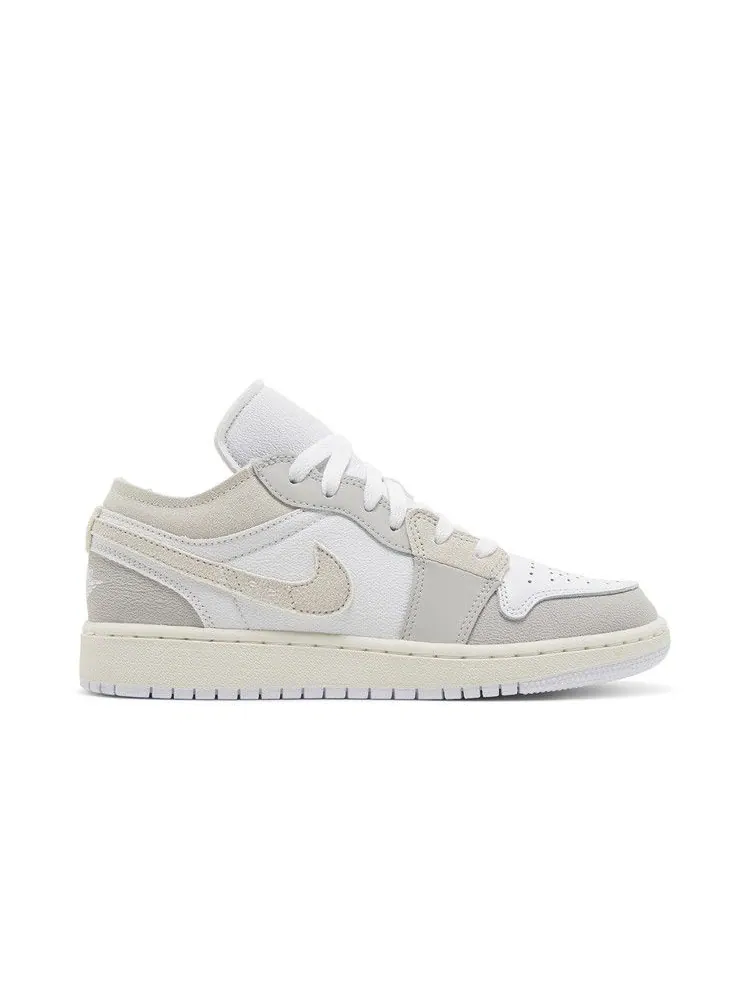 Кроссовки Air Jordan 1 Low SE Craft 'Inside Out - Tech Grey' — изображение 2 из 9