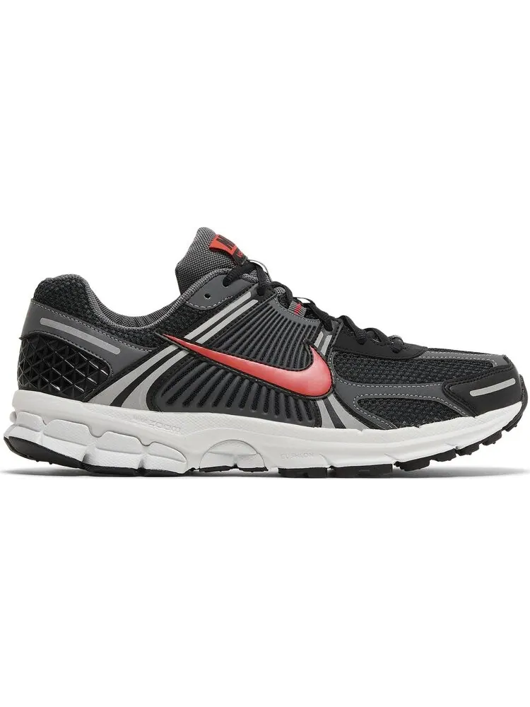 Кроссовки Air Zoom Vomero 5 'Black Picante Red' — изображение 1 из 4, черный