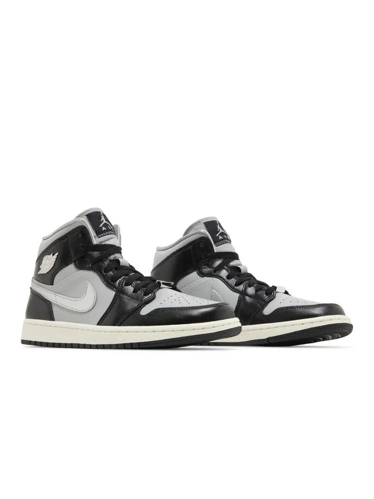 Кроссовки Air Jordan Wmns Air Jordan 1 Mid SE 'Black Chrome' — изображение 9 из 9
