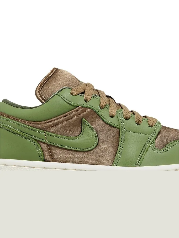 Кроссовки Wmns Air Jordan 1 Low SE 'Olive Brown Kelp' — изображение 2 из 4, зеленый