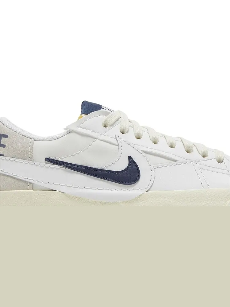 Кроссовки Blazer Low '77 Jumbo SE 'White Midnight Navy' — изображение 2 из 4, белый